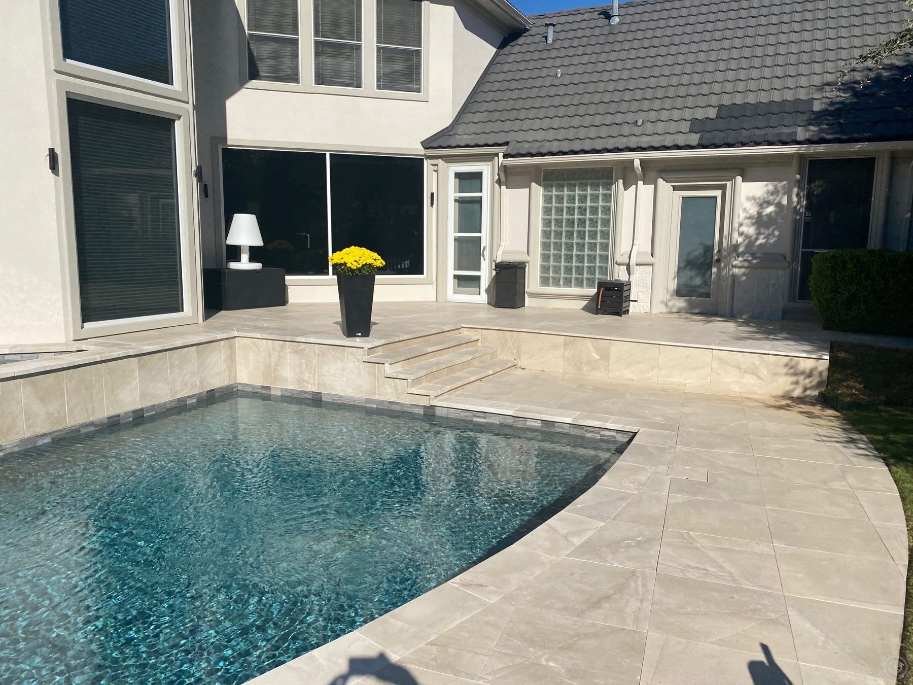 Limestone pool deck and coping, Dallas–Fort Worth