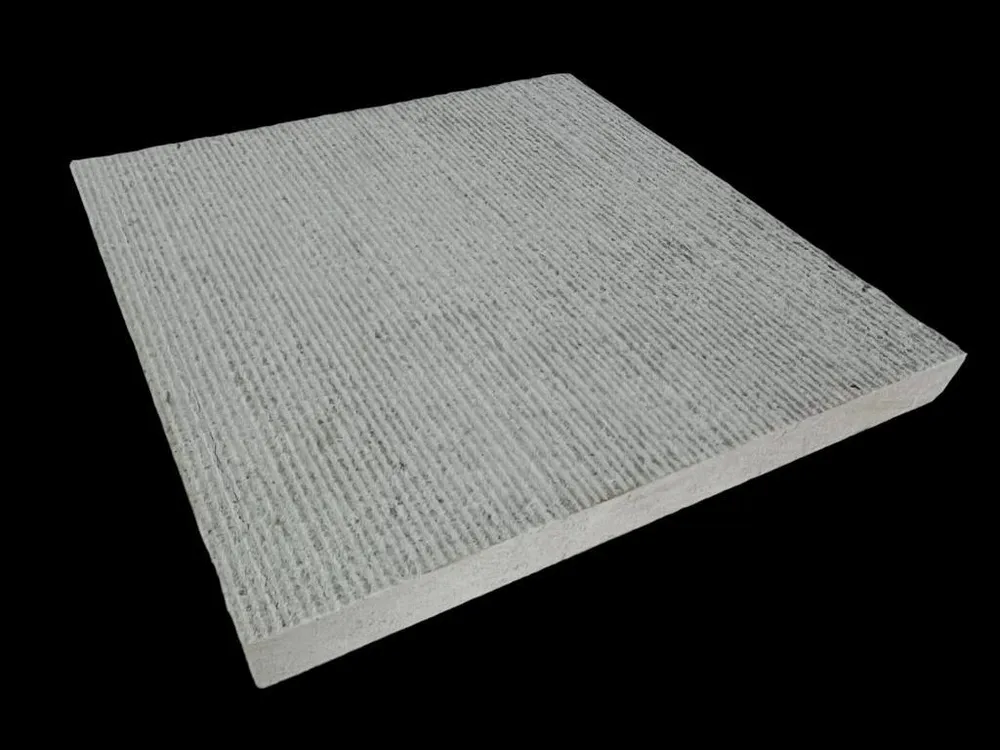 Combed tile, top