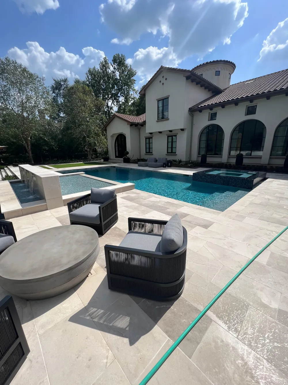 Pool deck, Crema Paloma