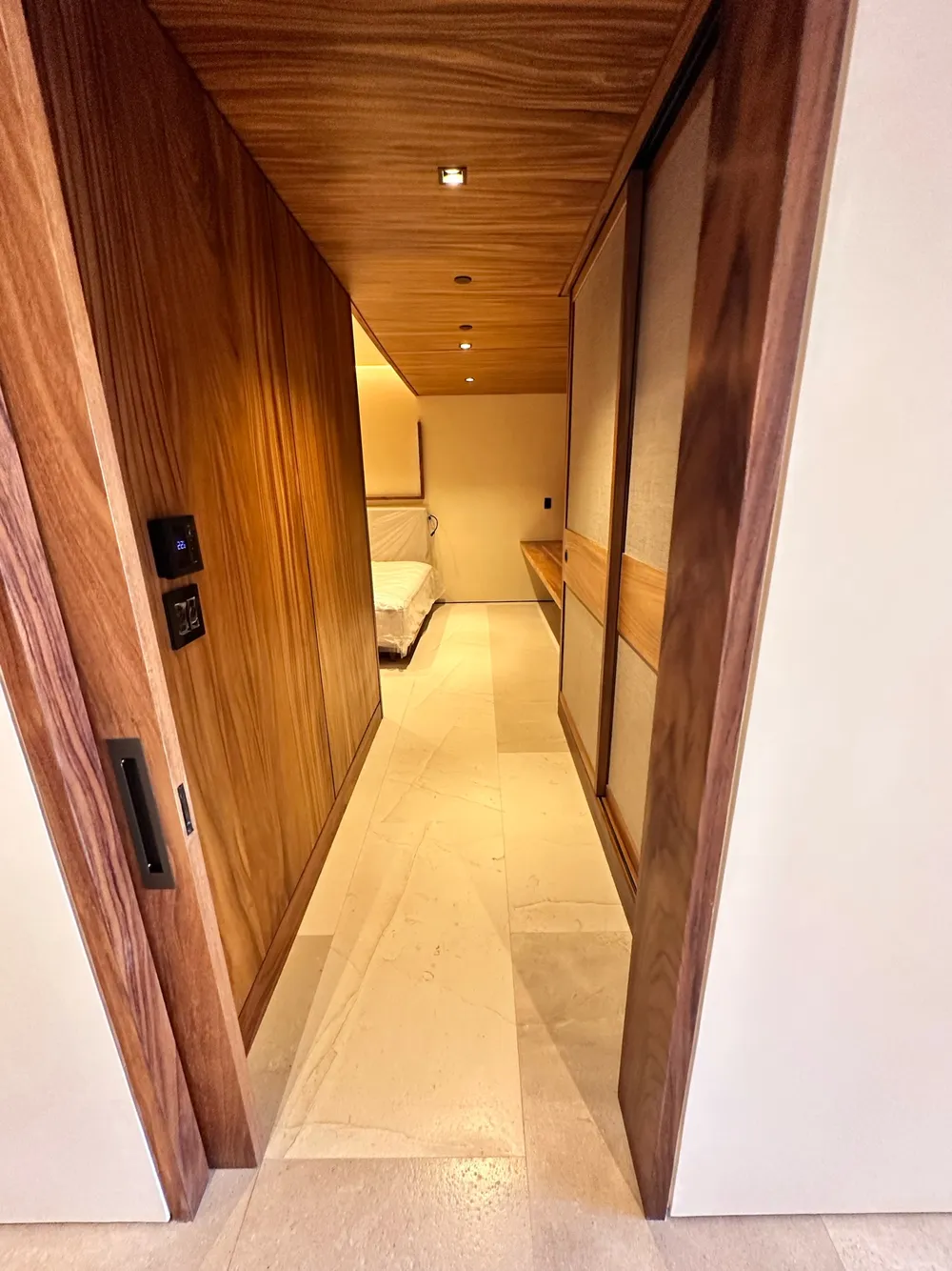 Interior — Crema Paloma