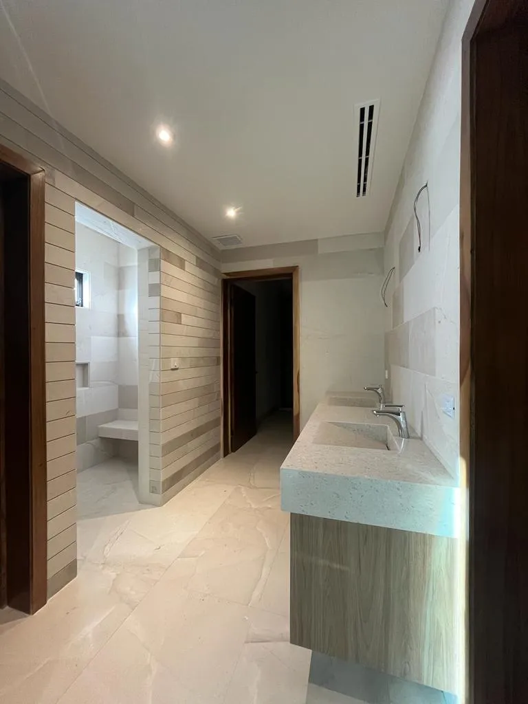 Interior — Crema Paloma