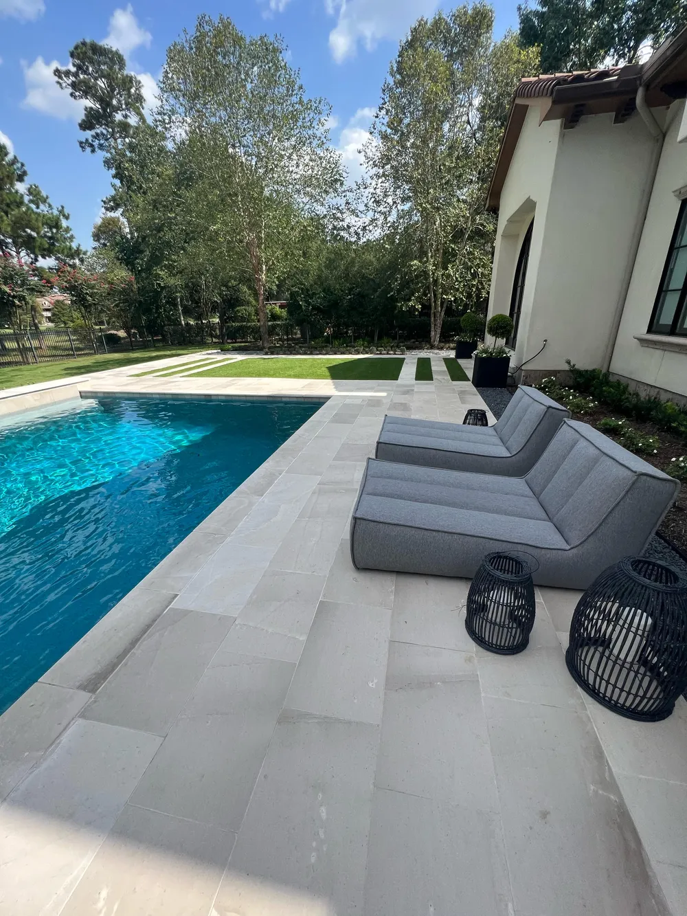 Pool & deck — Crema Paloma