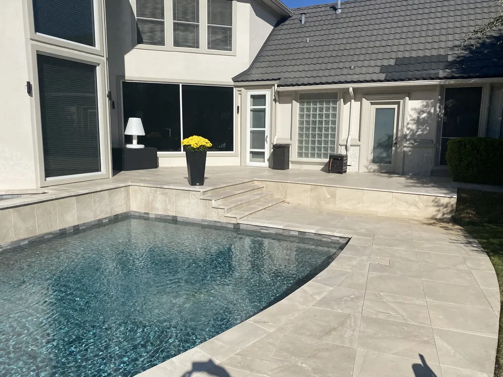 Pool & deck — Crema Paloma